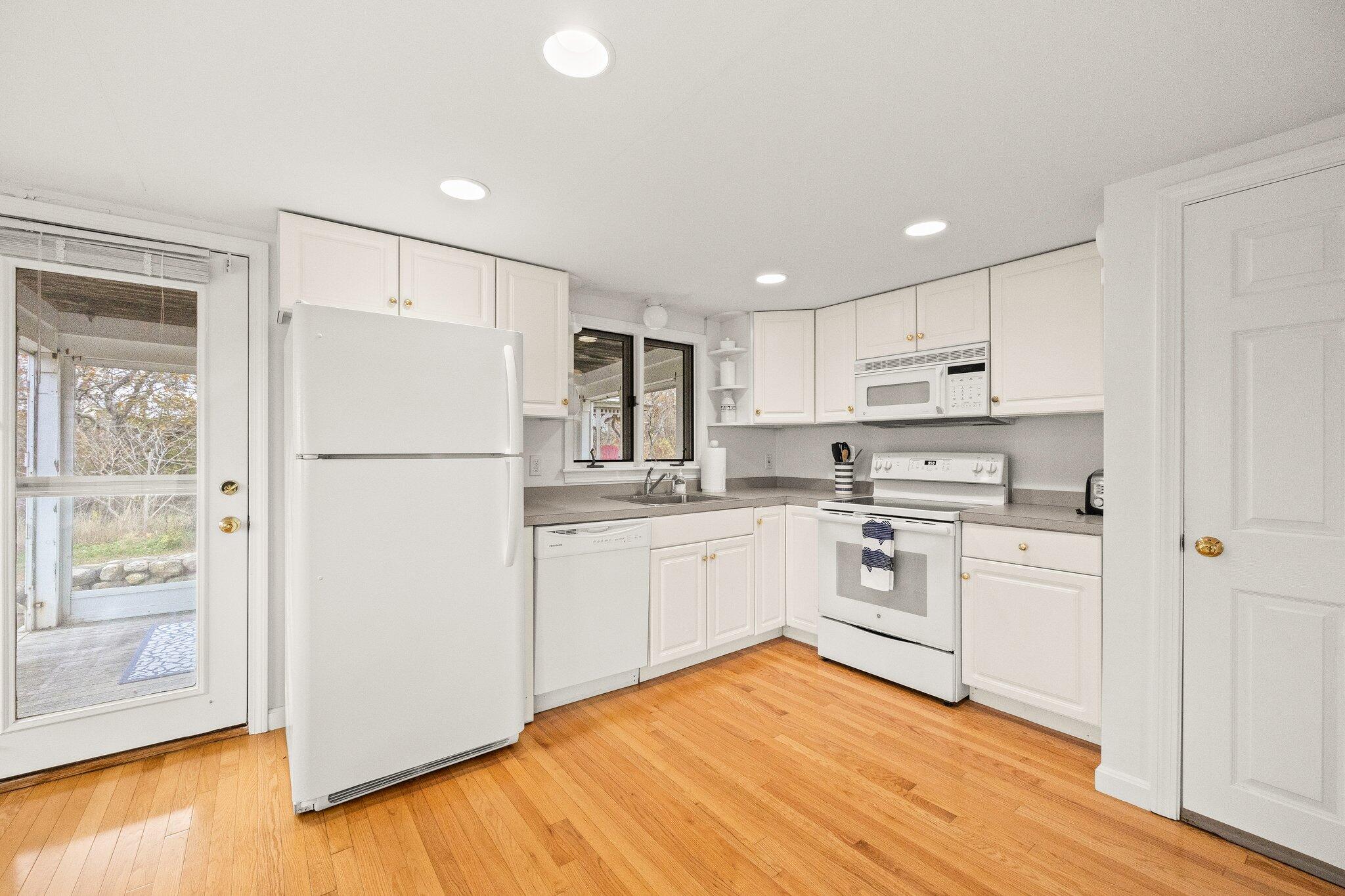 6 Beachway West