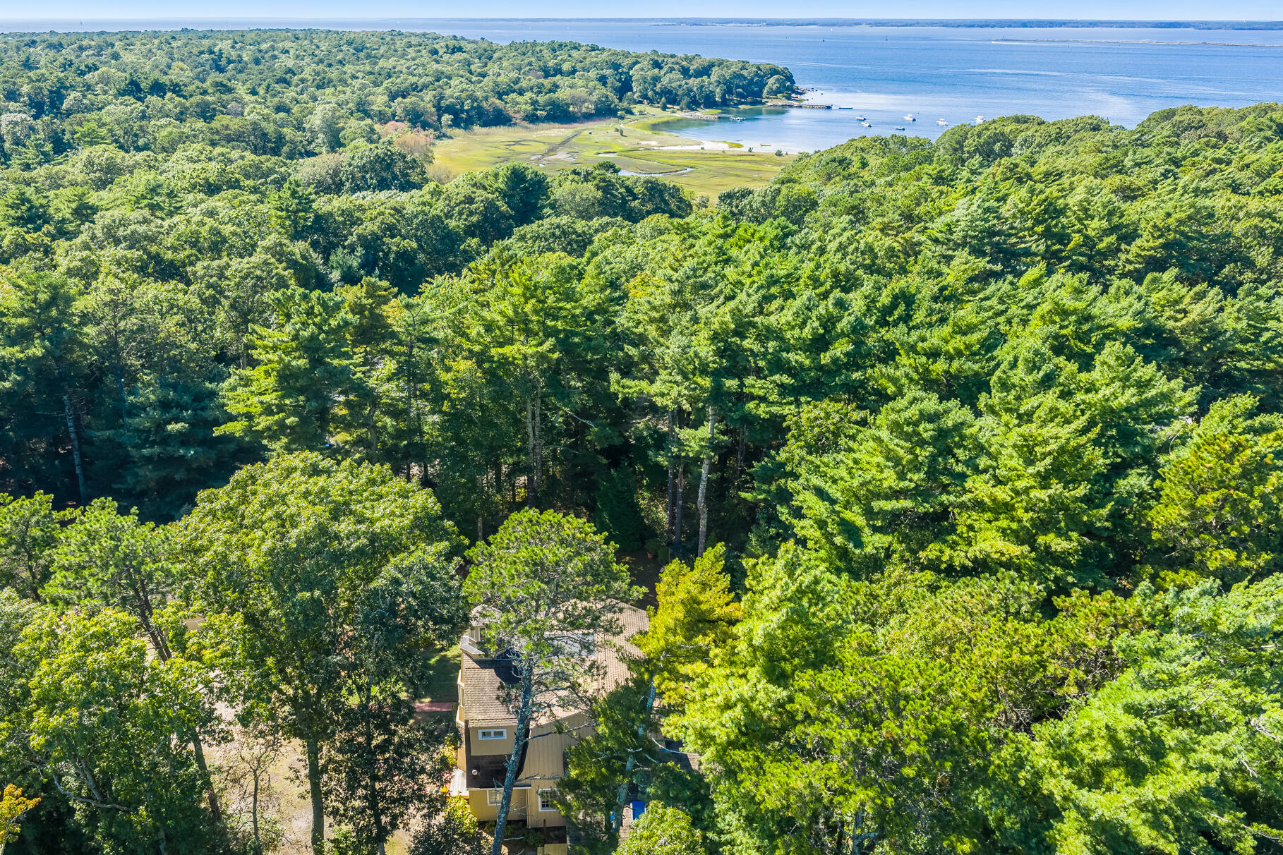 70 North Road, Pocasset