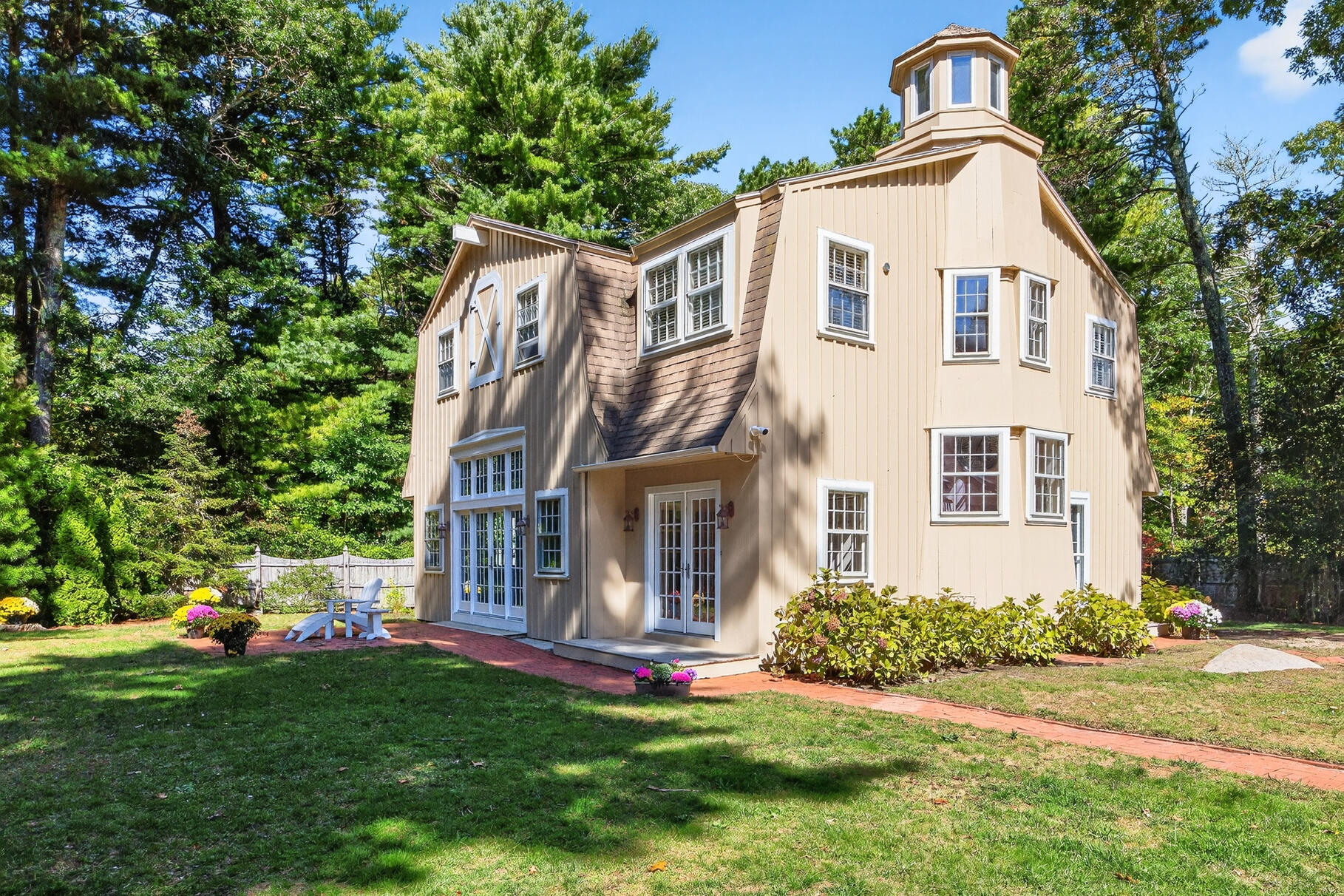 70 North Road, Pocasset