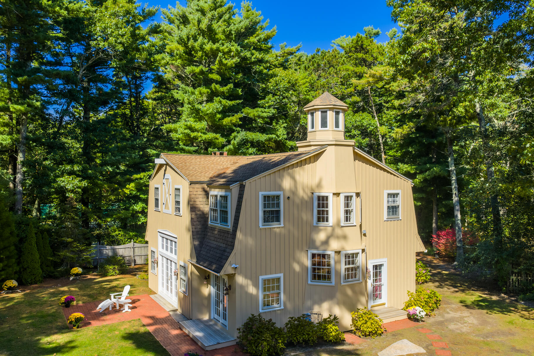 70 North Road, Pocasset