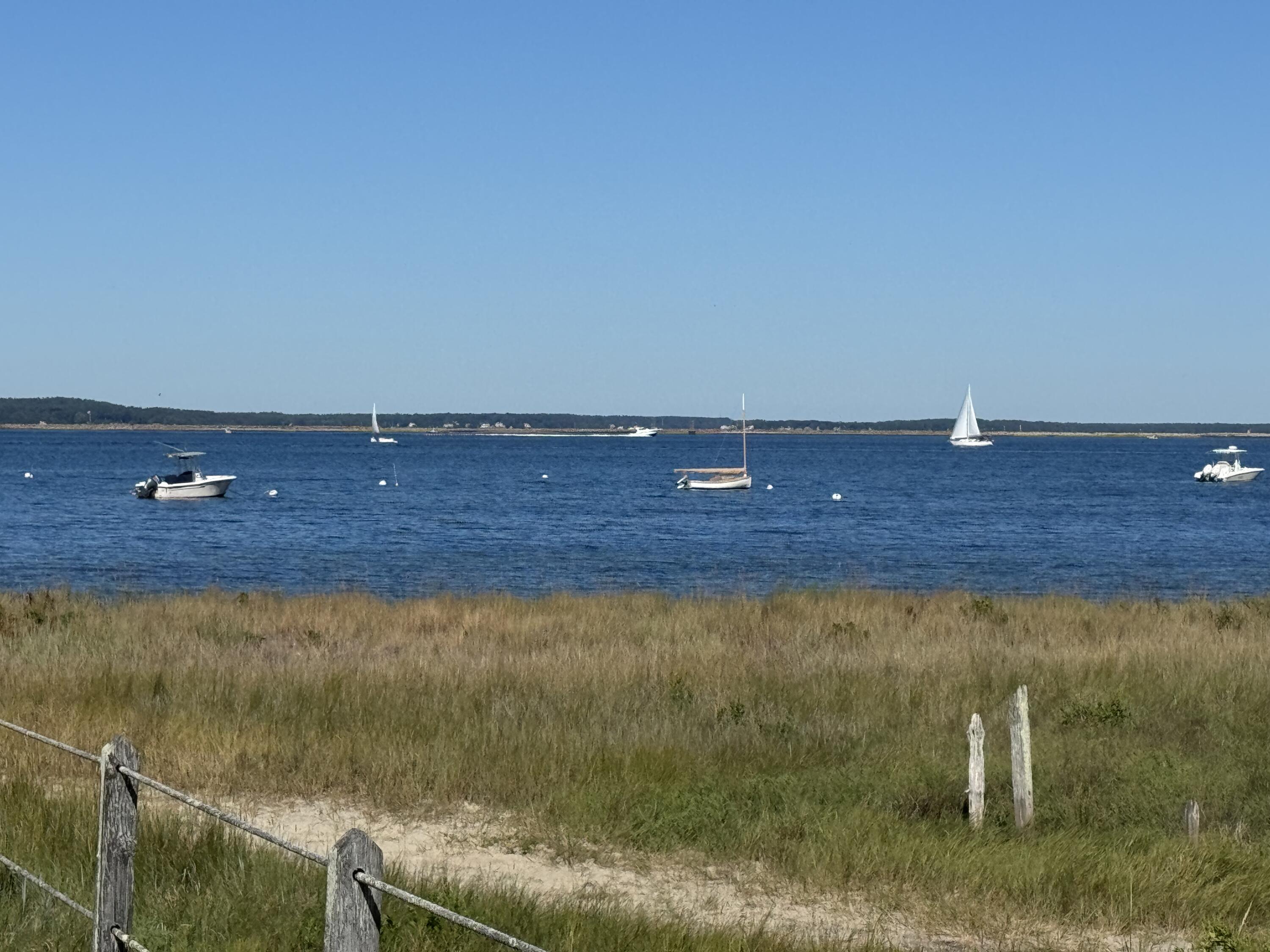 70 North Road, Pocasset