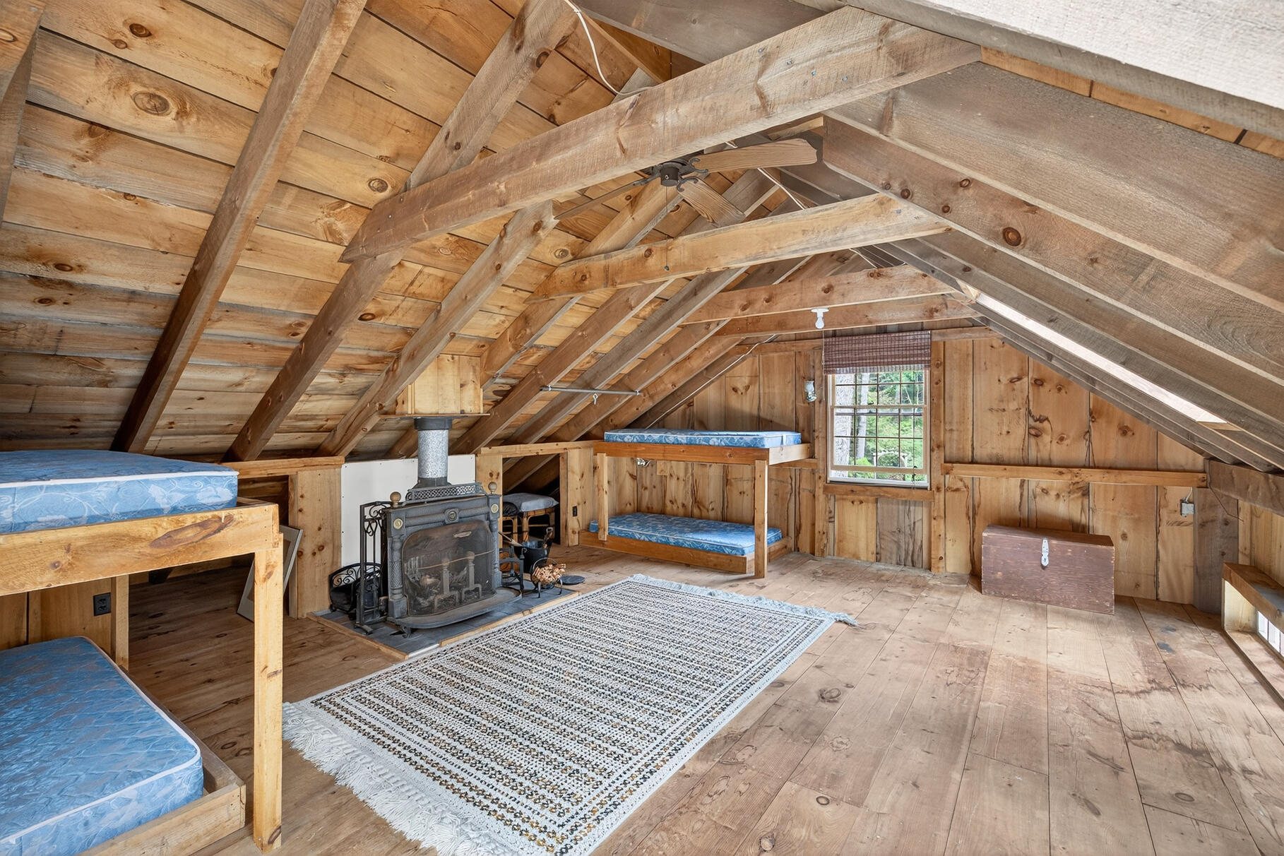 70 North Road, Pocasset