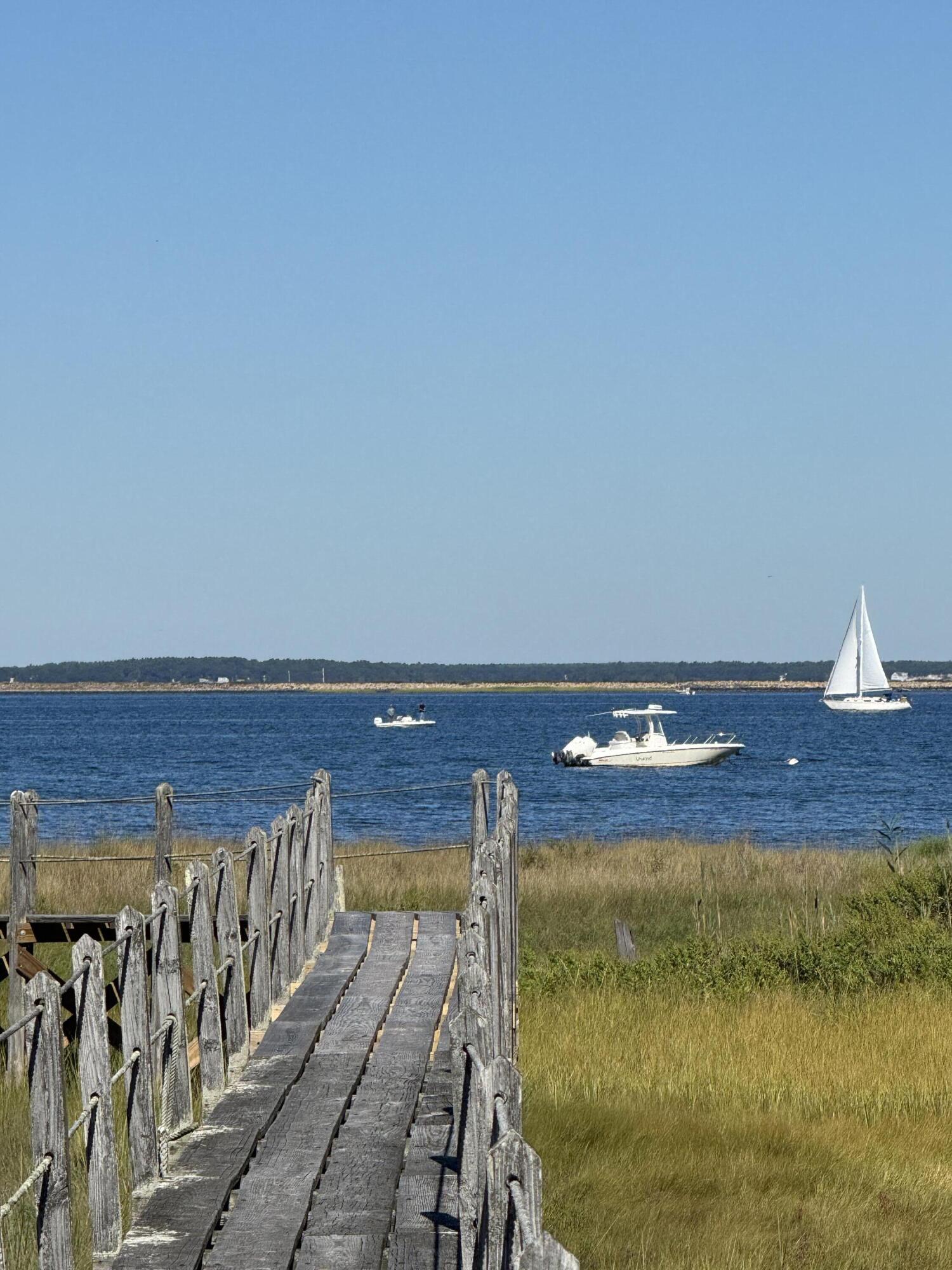 70 North Road, Pocasset