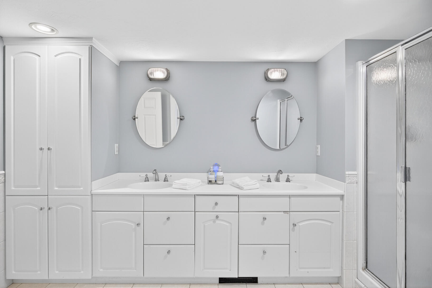 70 North Road, Pocasset