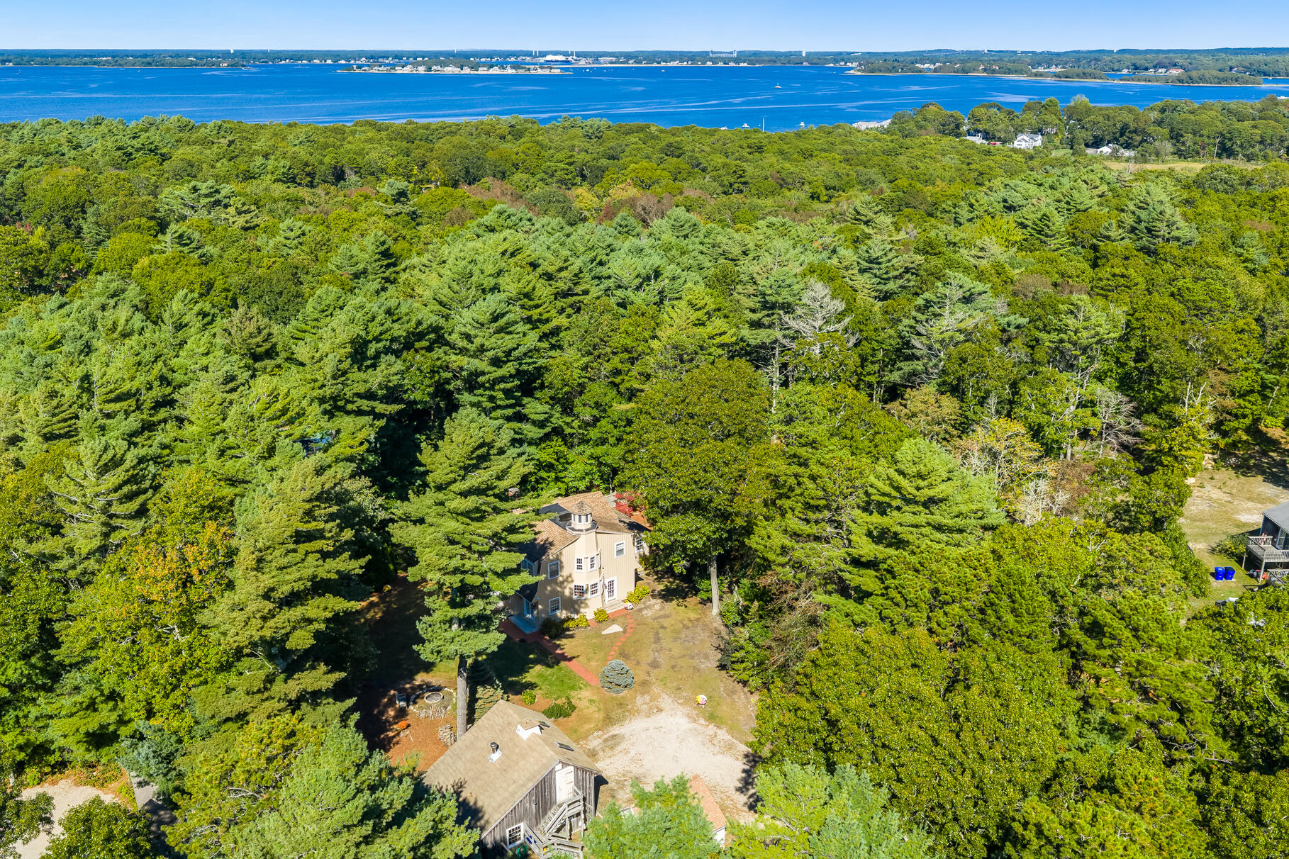 70 North Road, Pocasset