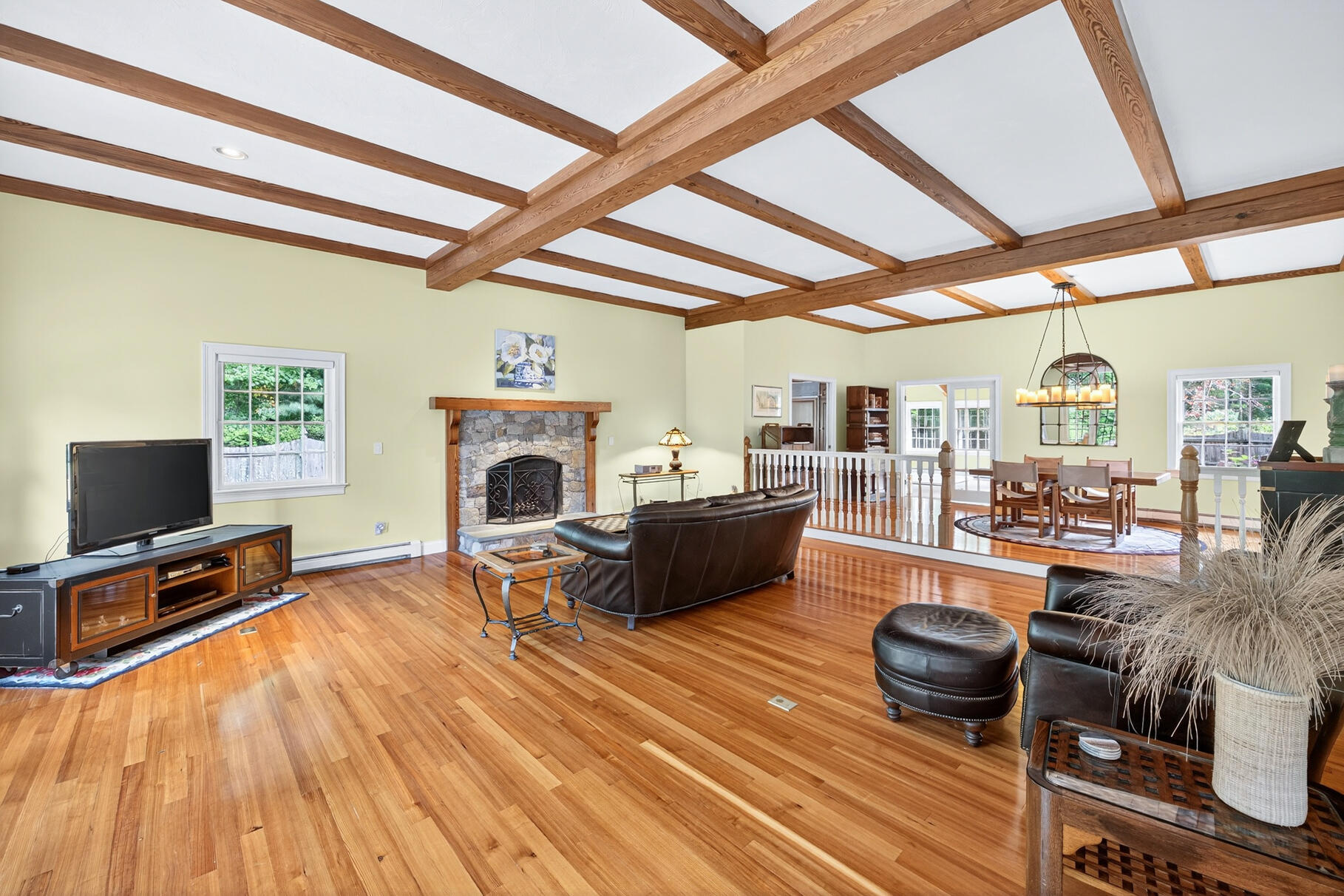 70 North Road, Pocasset