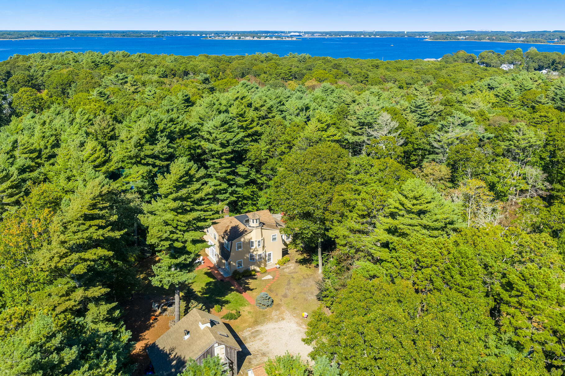 70 North Road, Pocasset