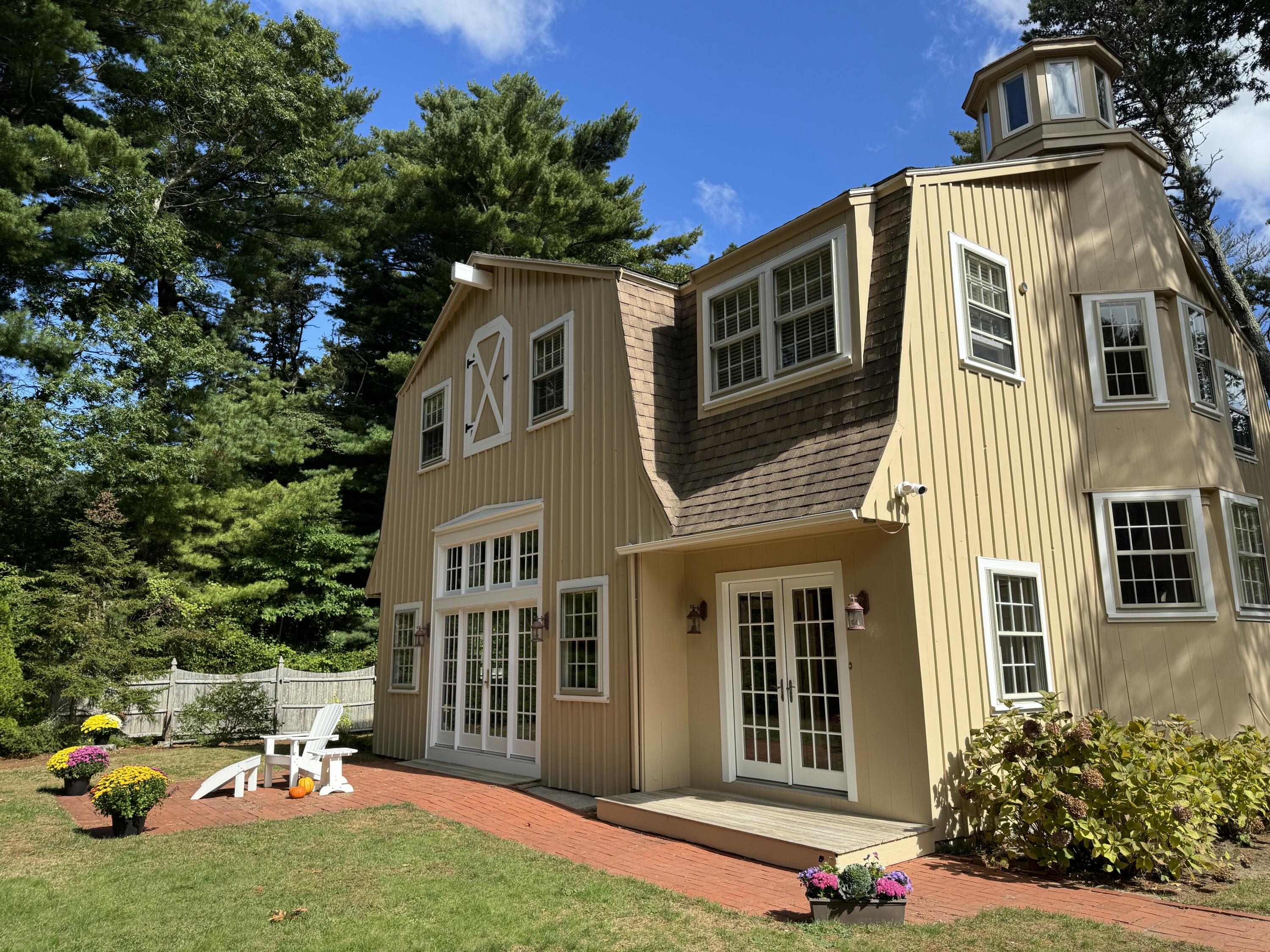 70 North Road, Pocasset
