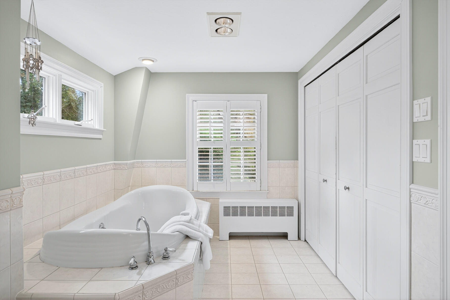 70 North Road, Pocasset