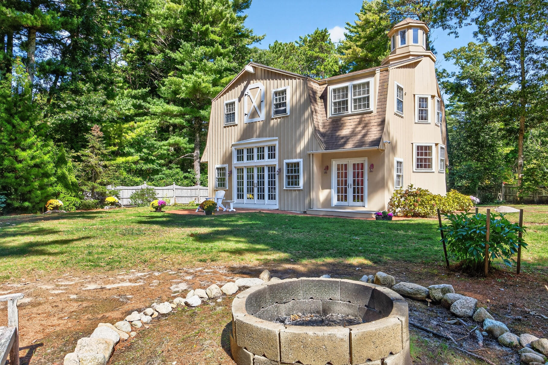 70 North Road, Pocasset