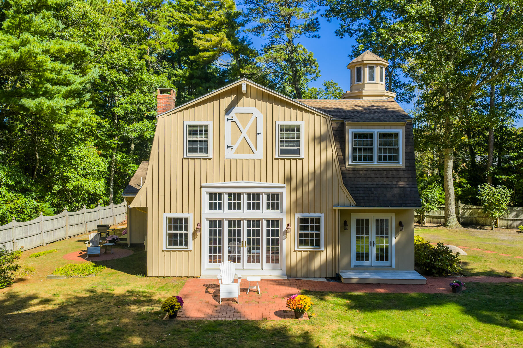 70 North Road, Pocasset