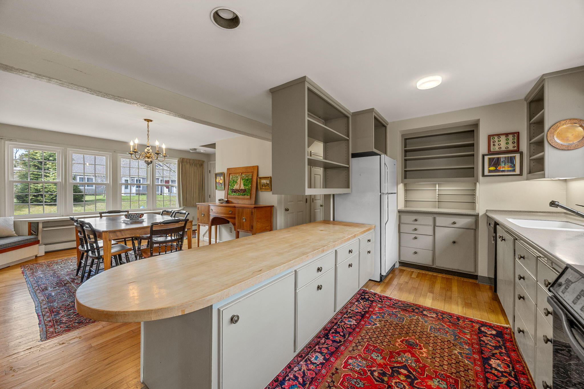 90 Comanche Drive
