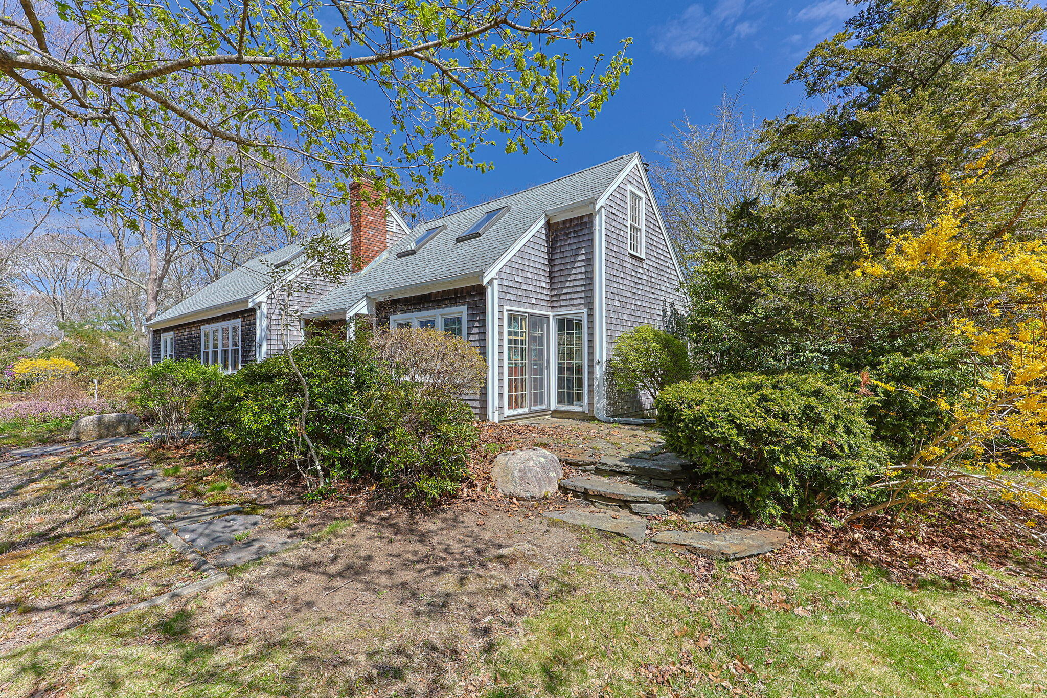 90 Comanche Drive