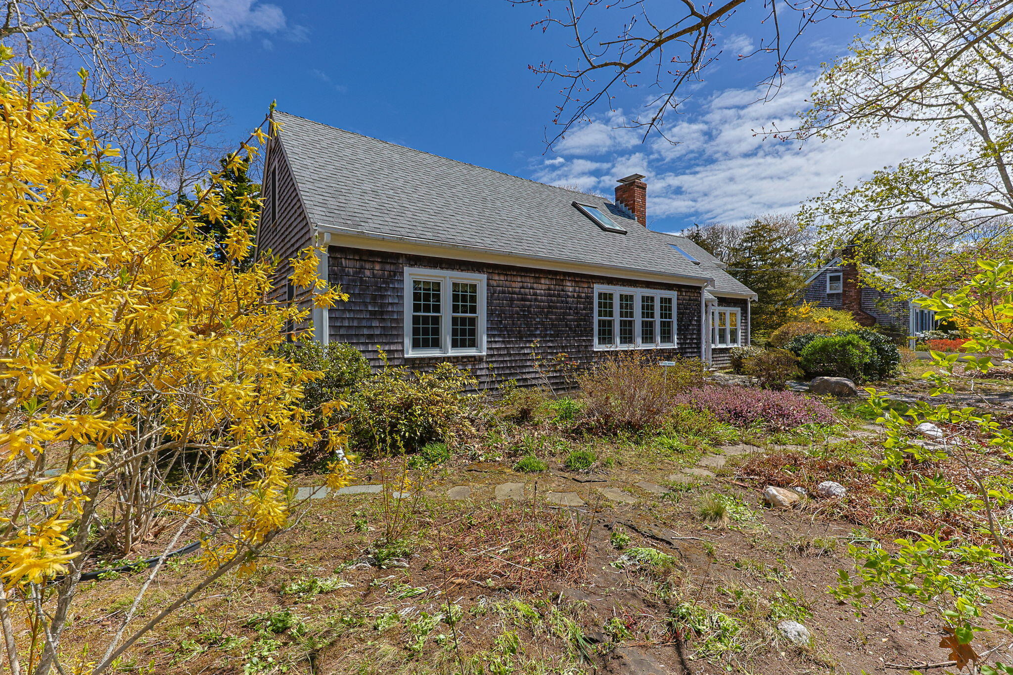 90 Comanche Drive