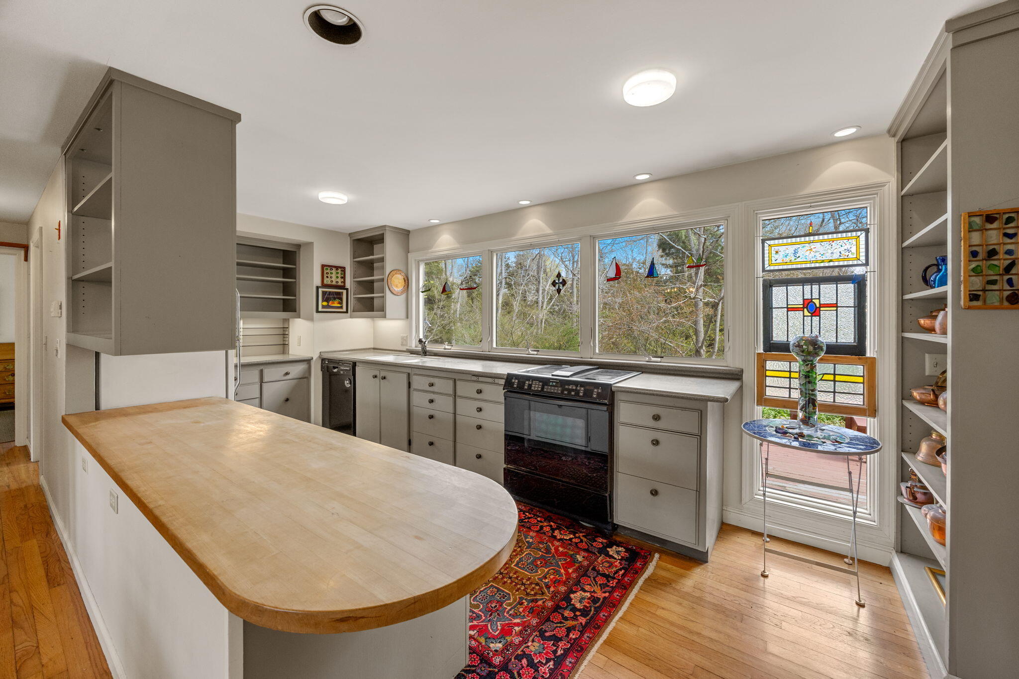 90 Comanche Drive