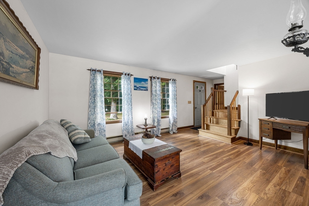 7 Horseshoe Cir