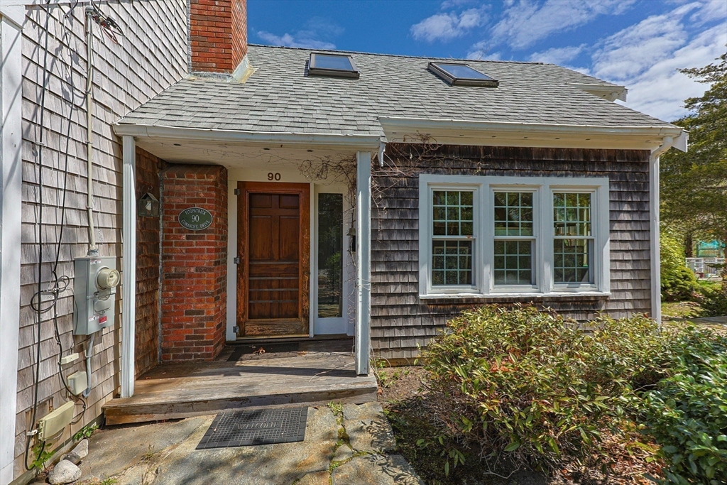 90 Comanche Dr