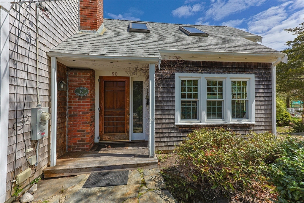 90 Comanche Dr