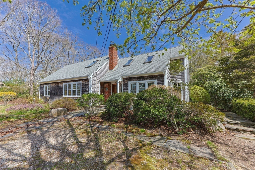 90 Comanche Dr