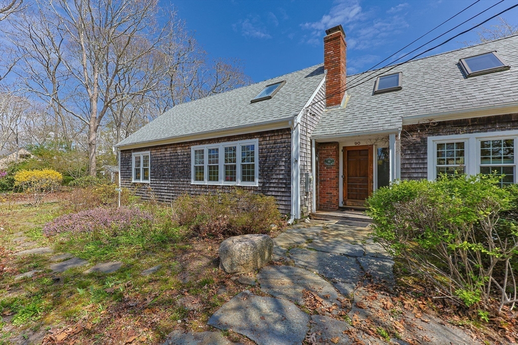 90 Comanche Dr