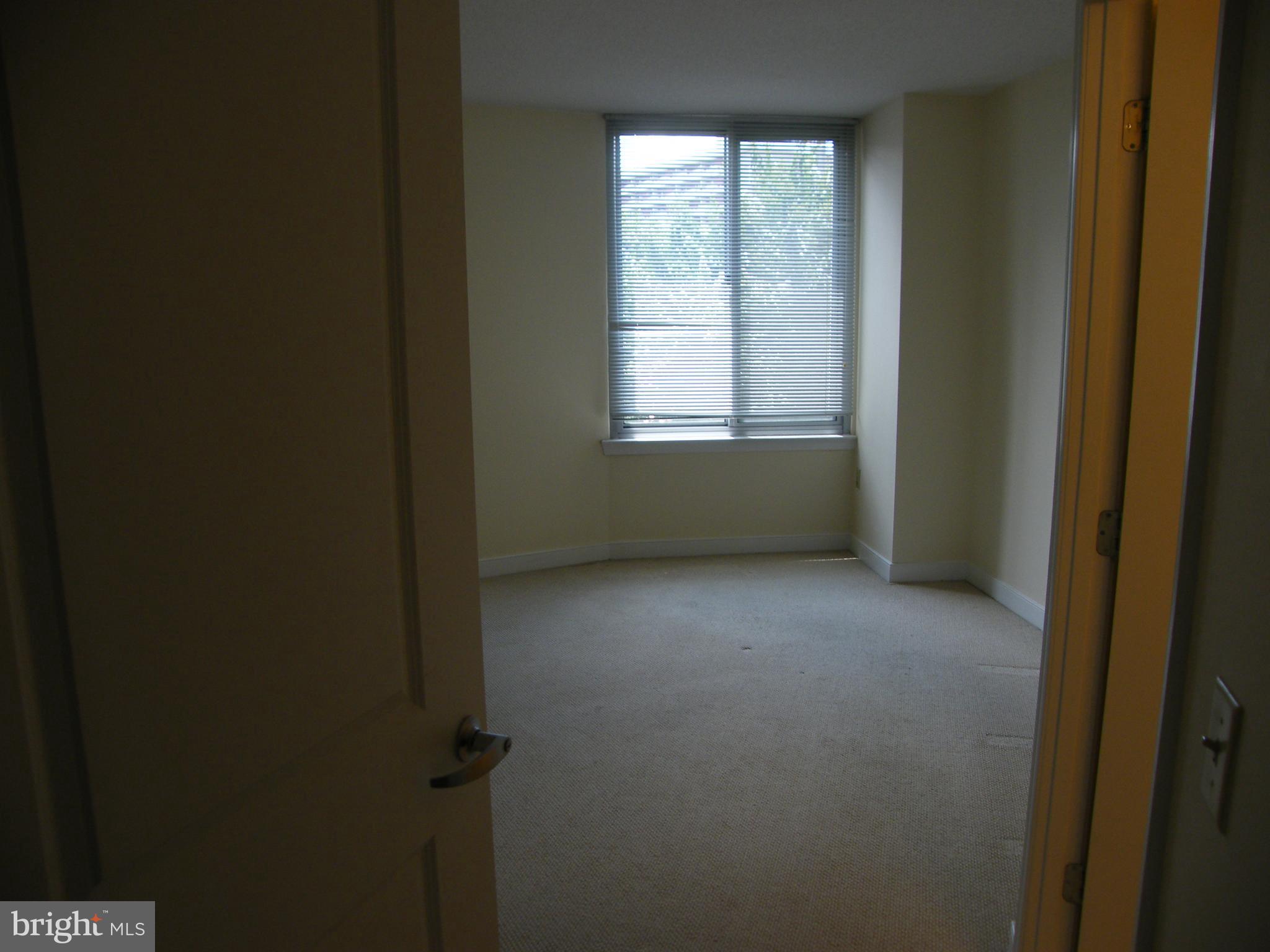 555 MASSACHUSETTS AVE NW #204