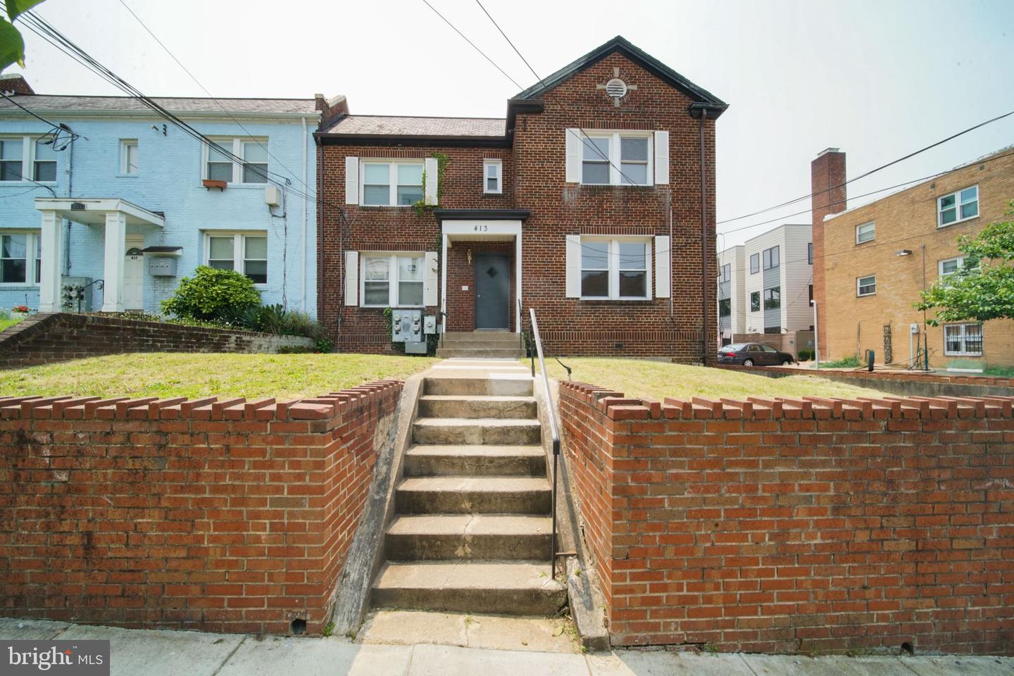 413 Evarts St NE