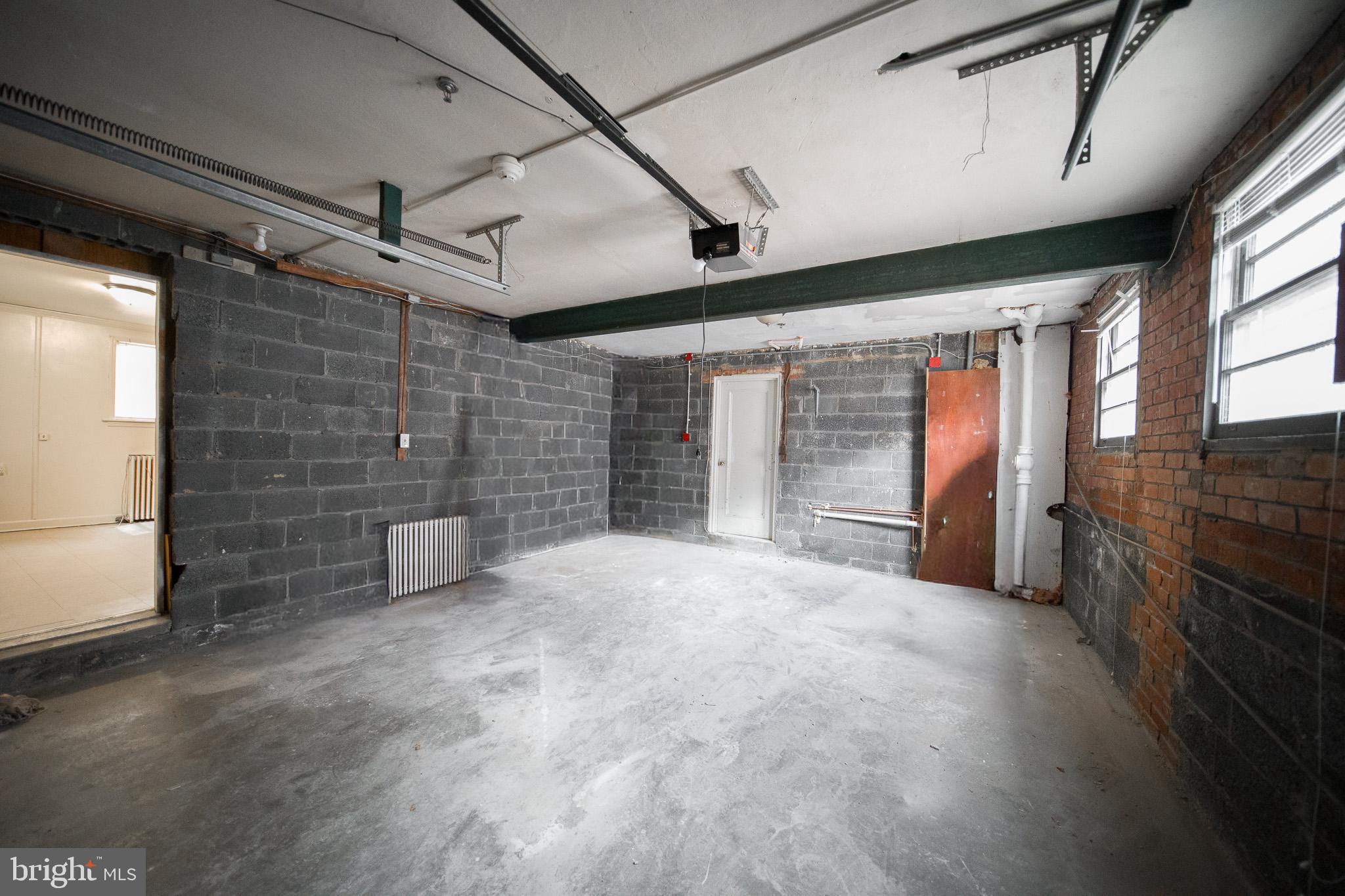 8020 EASTERN AVENUE NW