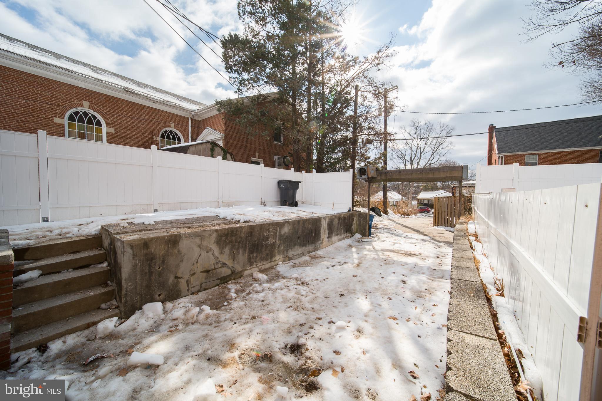 8020 EASTERN AVENUE NW