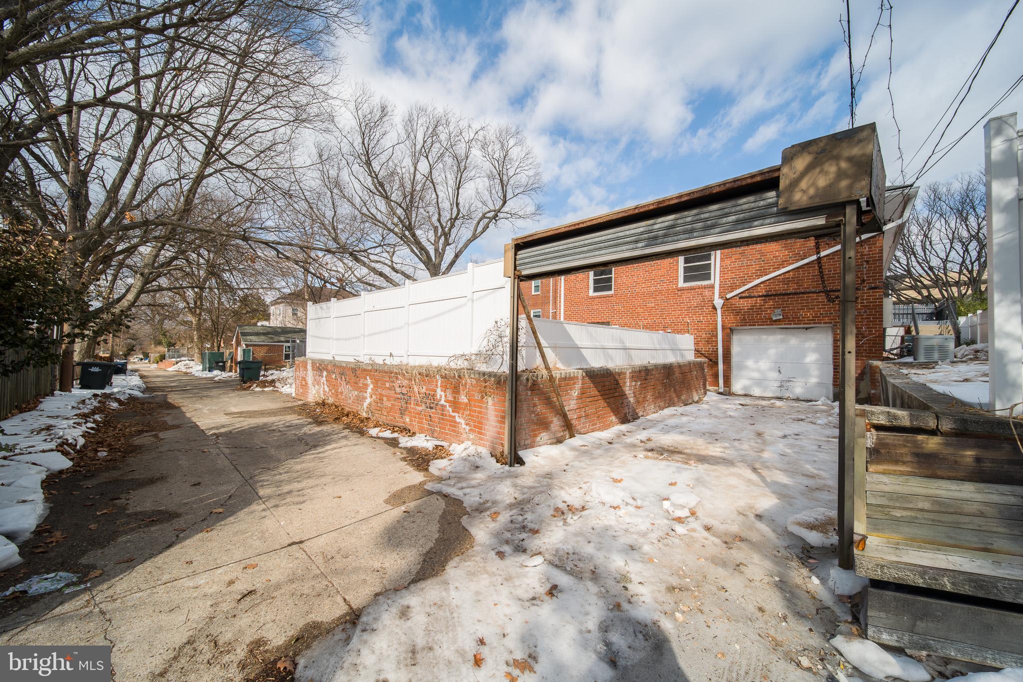 8020 EASTERN AVENUE NW