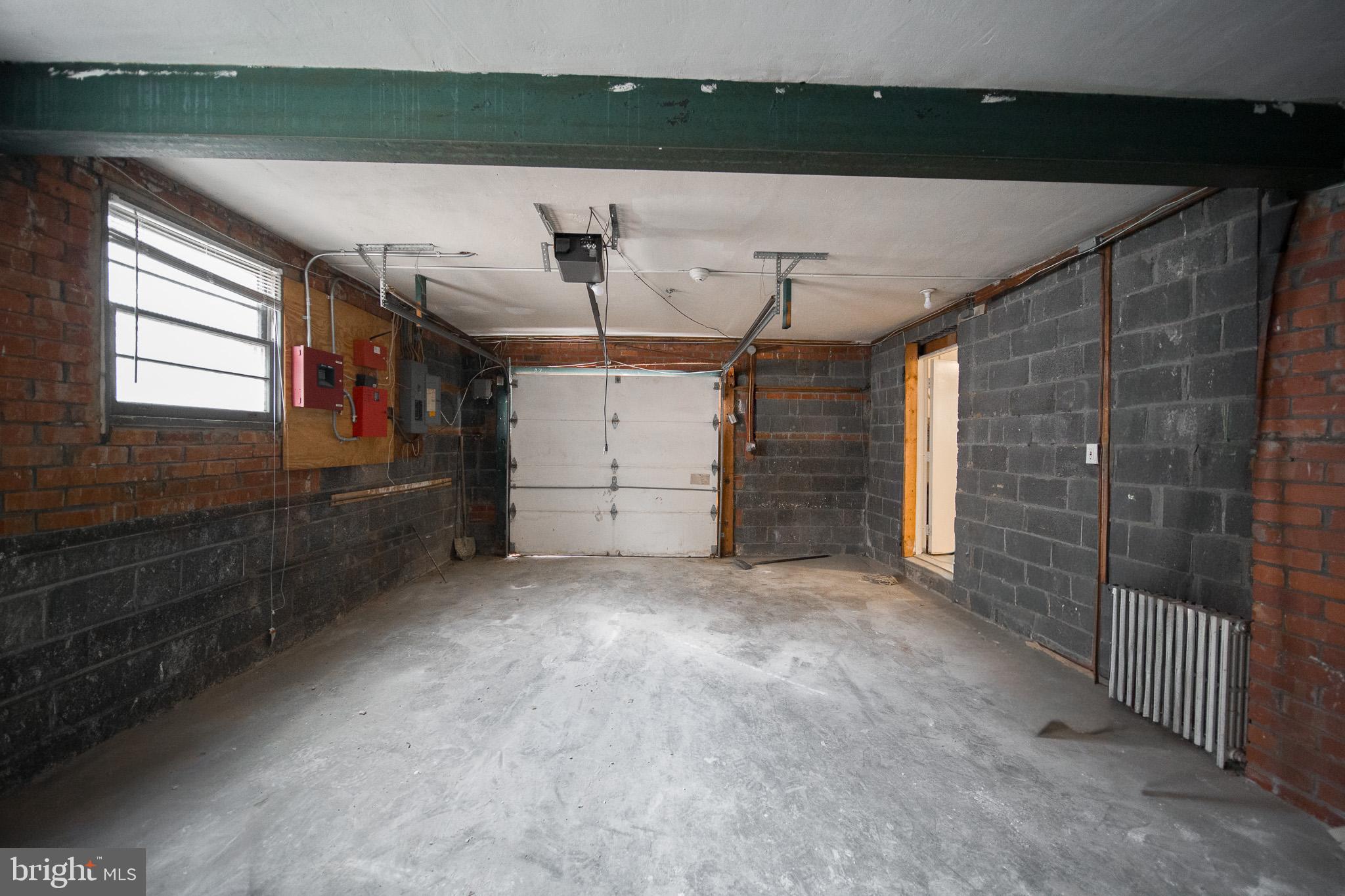 8020 EASTERN AVENUE NW