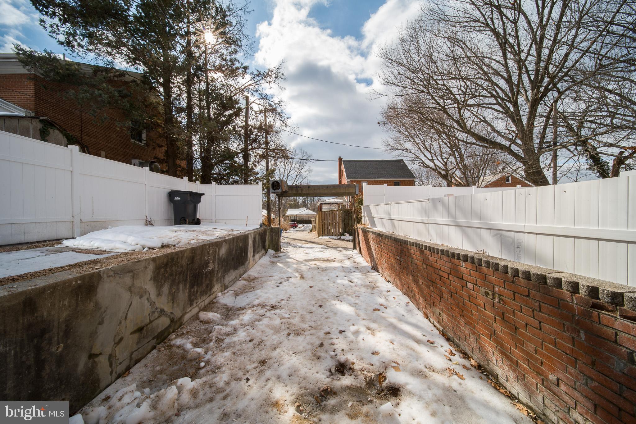 8020 EASTERN AVENUE NW