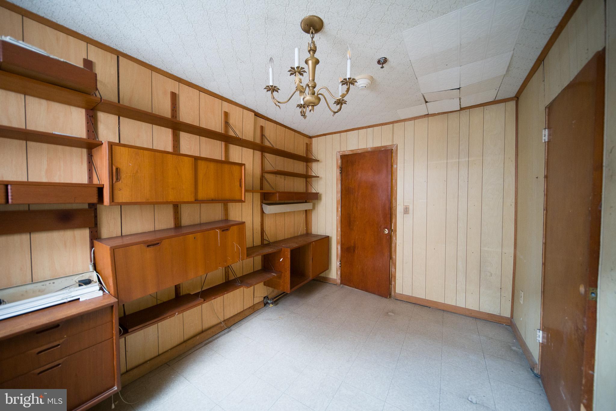 8020 EASTERN AVENUE NW