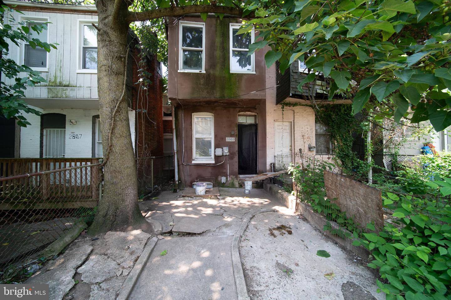 2869 Woodbrook Ave