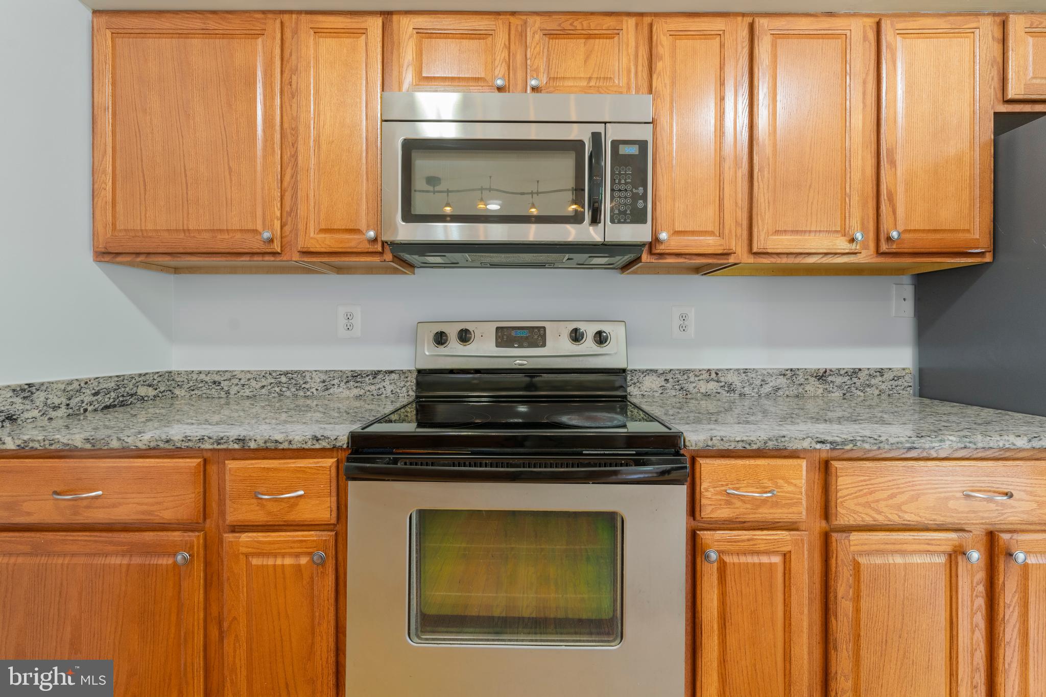 829 Laurel Ln