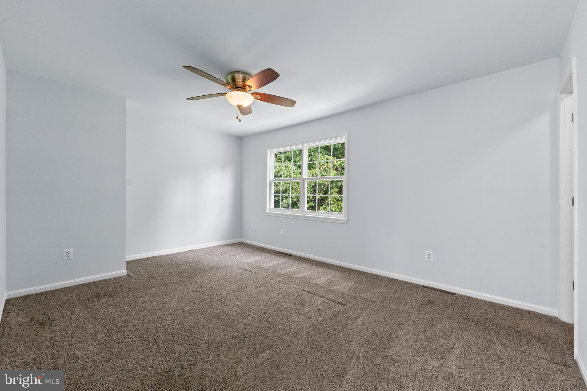 829 Laurel Ln