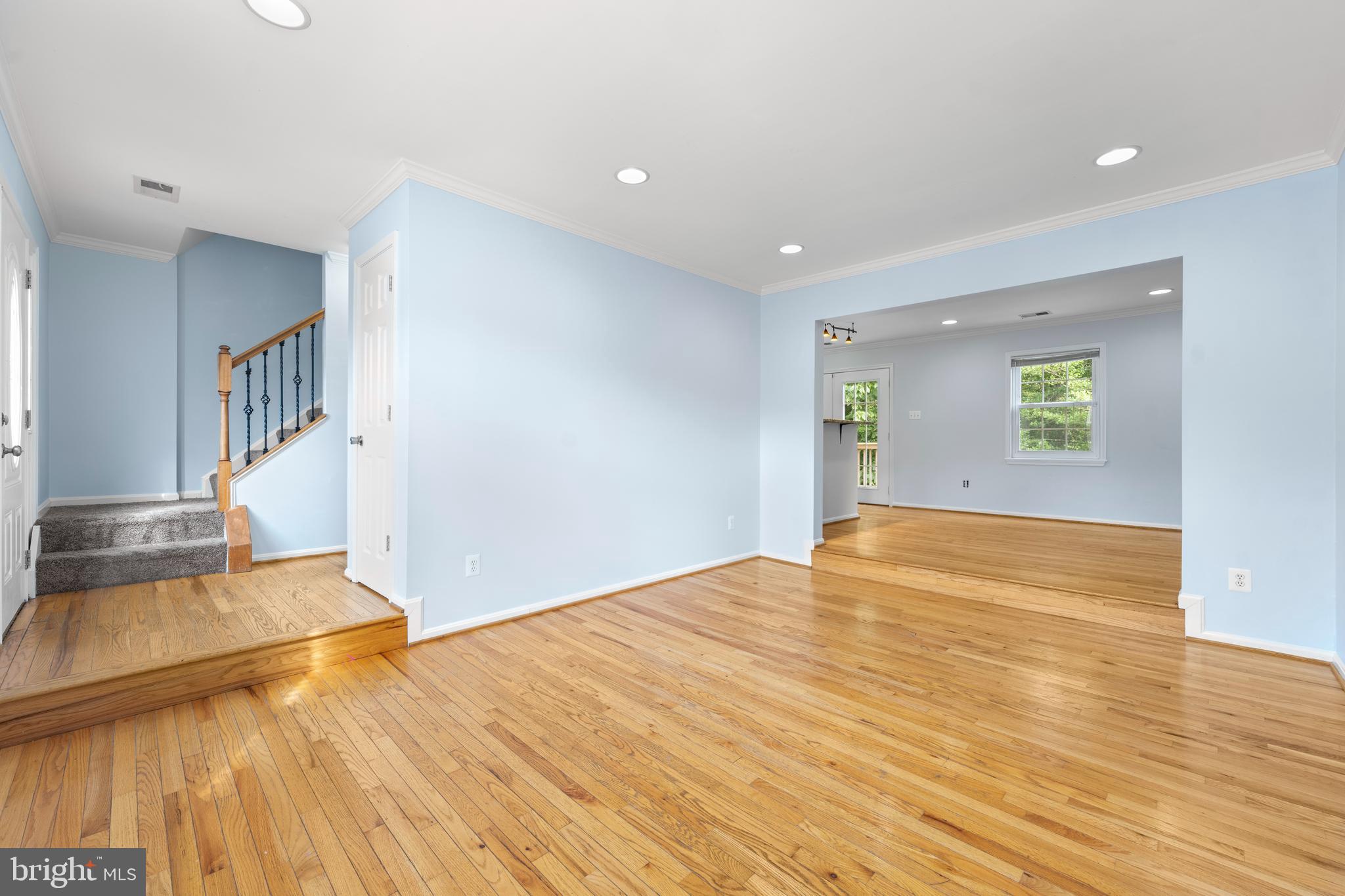 829 Laurel Ln