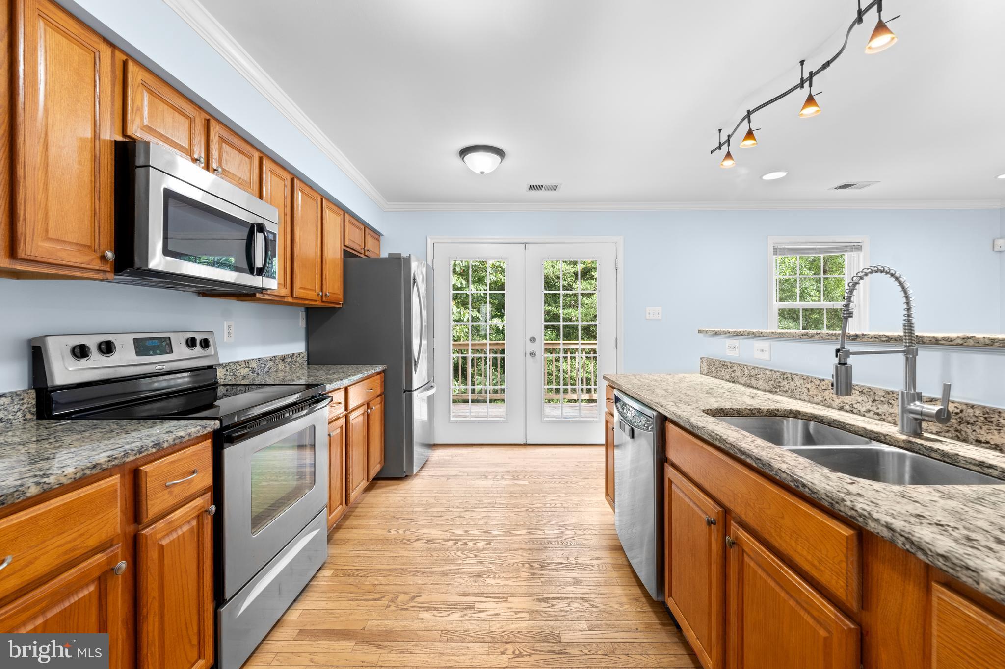 829 Laurel Ln