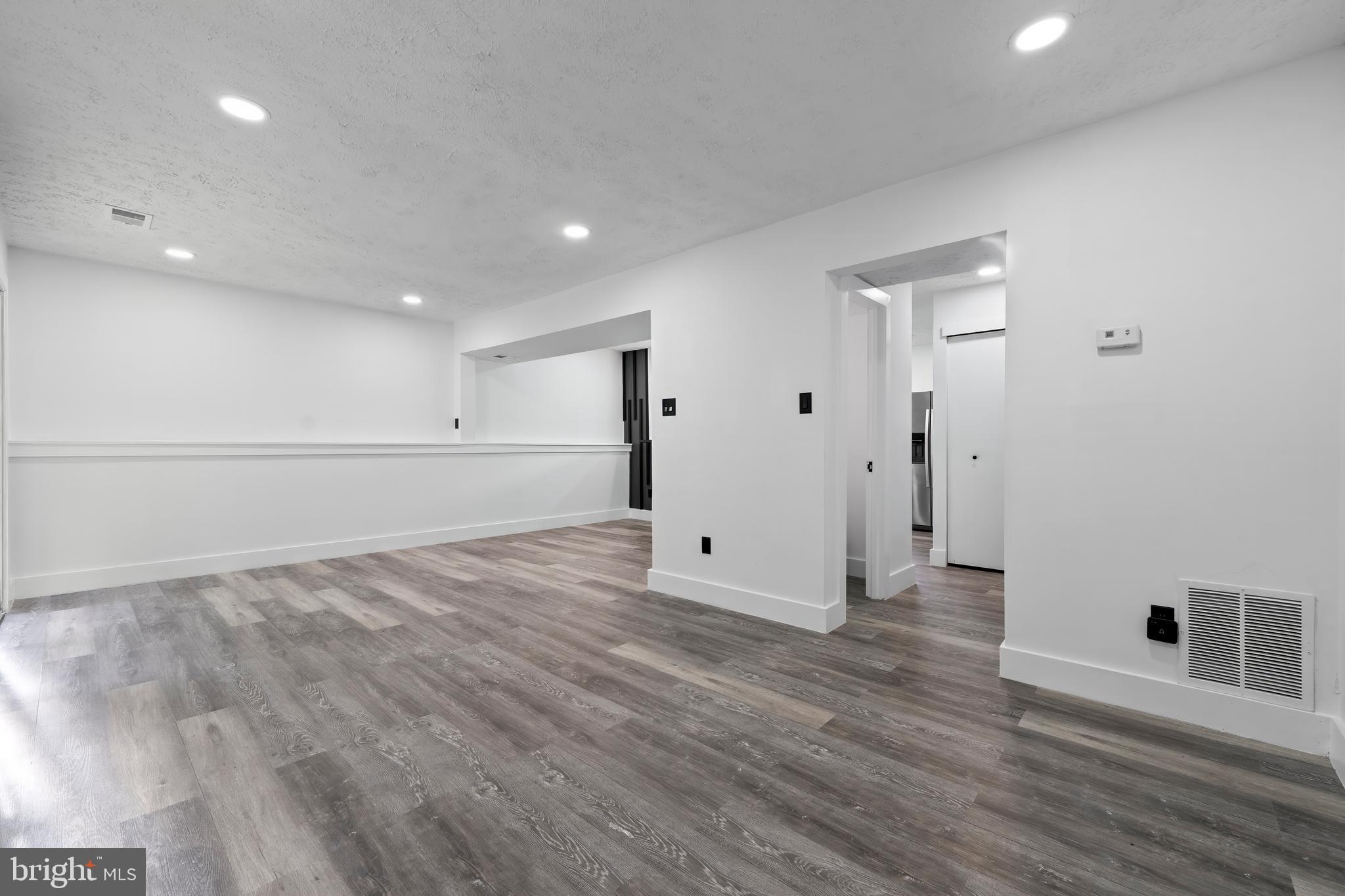 901 Laurel Ln