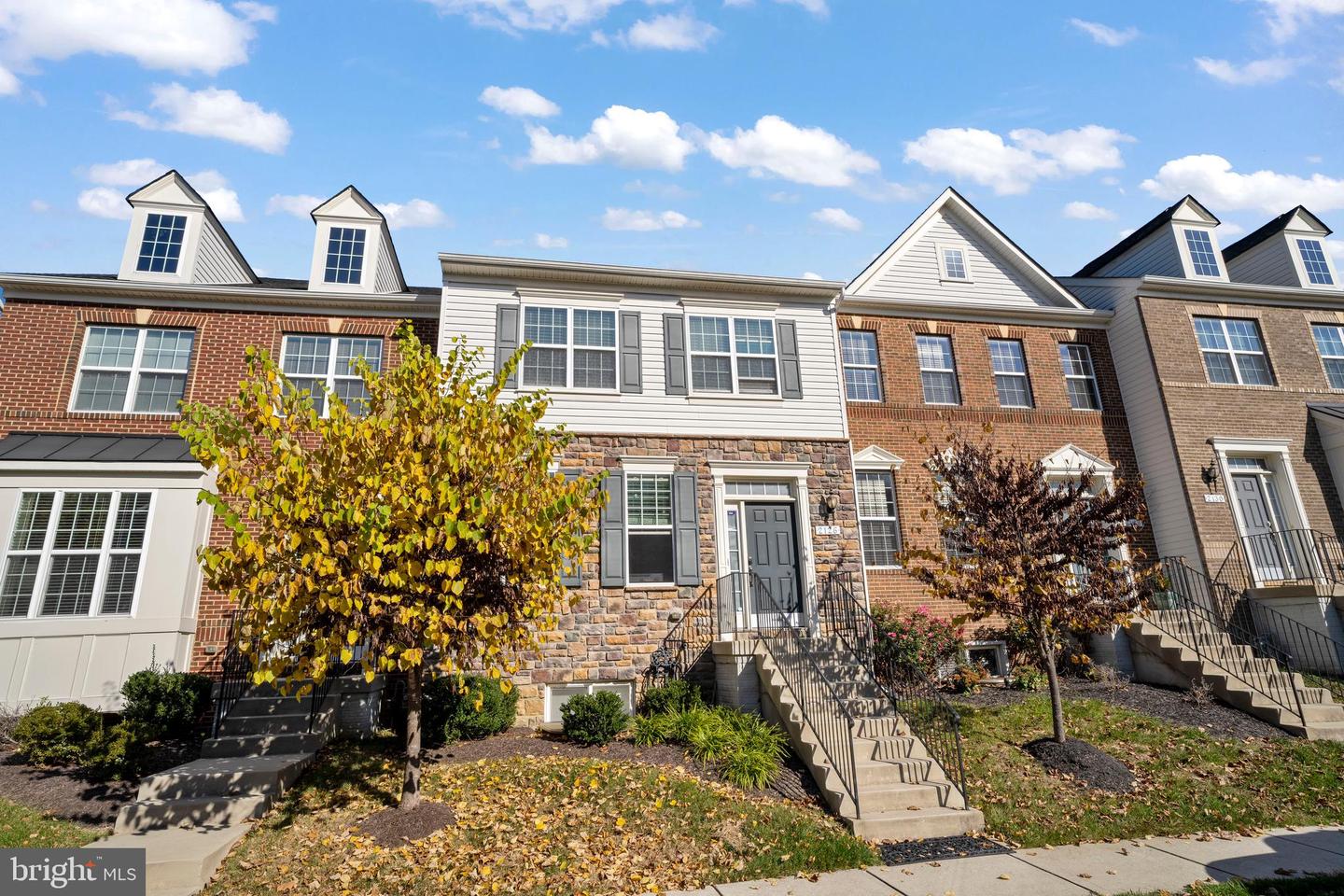 2126 Garden Grove LANE