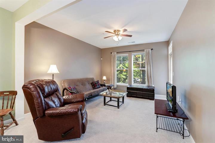 1321 Karen BOULEVARD Unit: 208