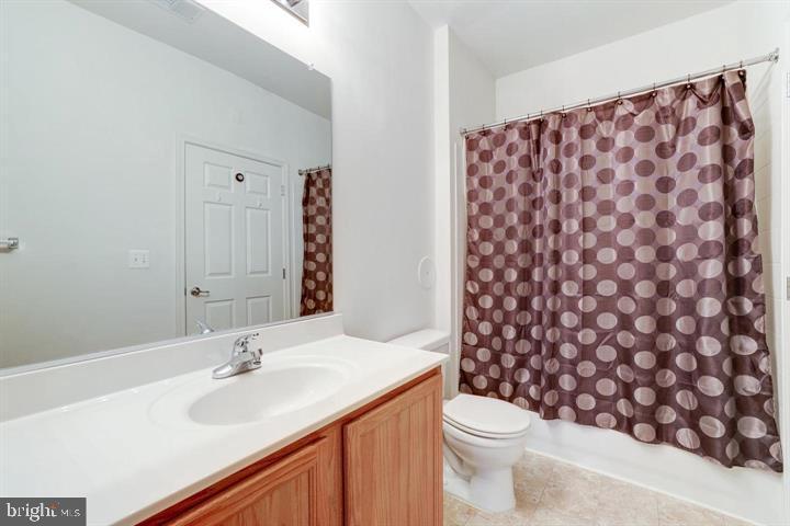 1321 Karen BOULEVARD Unit: 208
