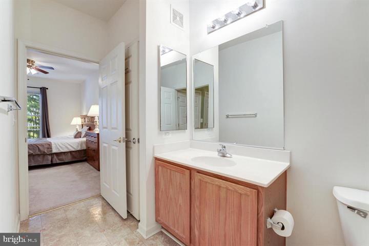 1321 Karen BOULEVARD Unit: 208