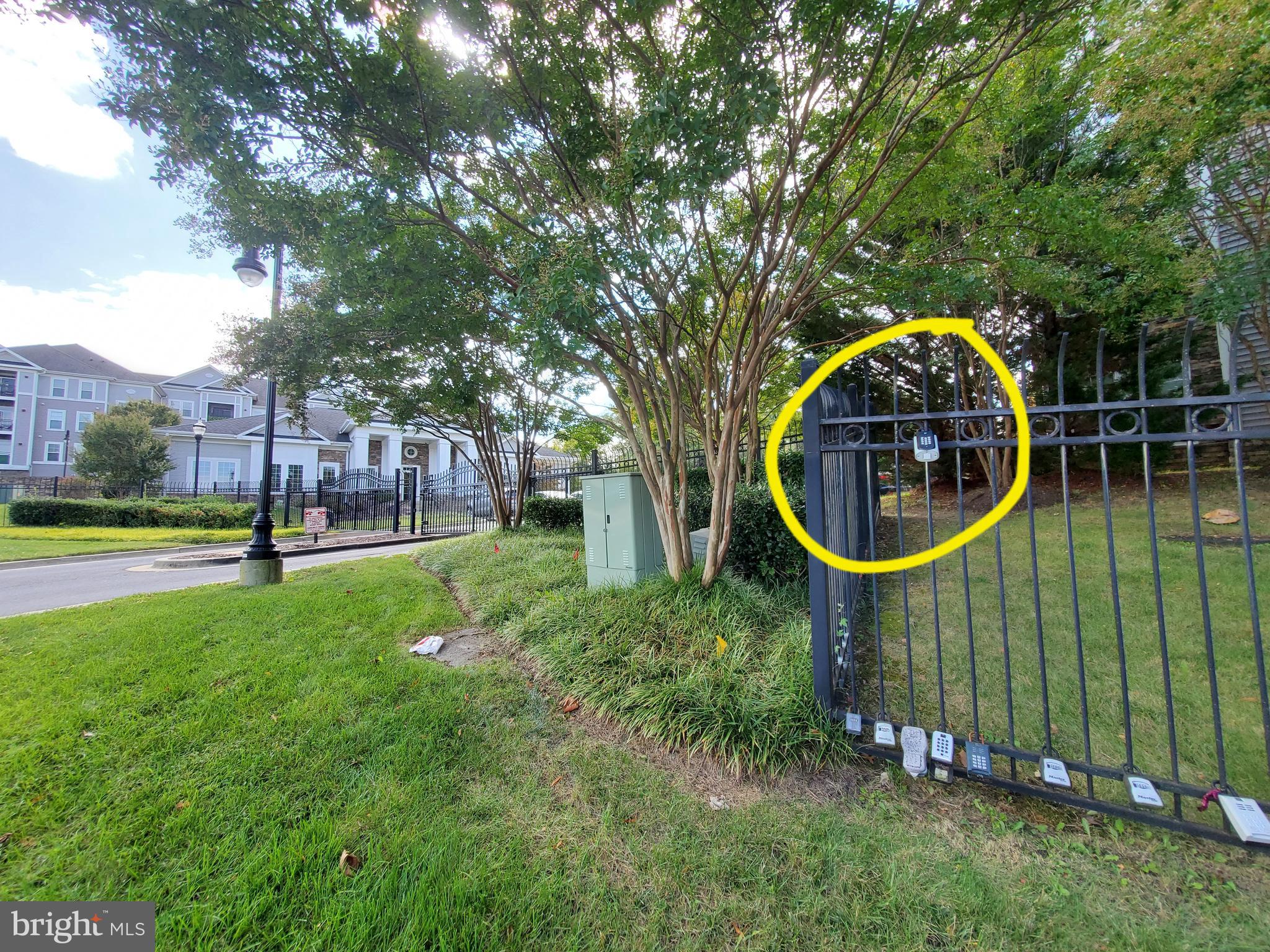 1321 Karen BOULEVARD Unit: 208