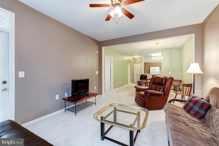 1321 Karen BOULEVARD Unit: 208