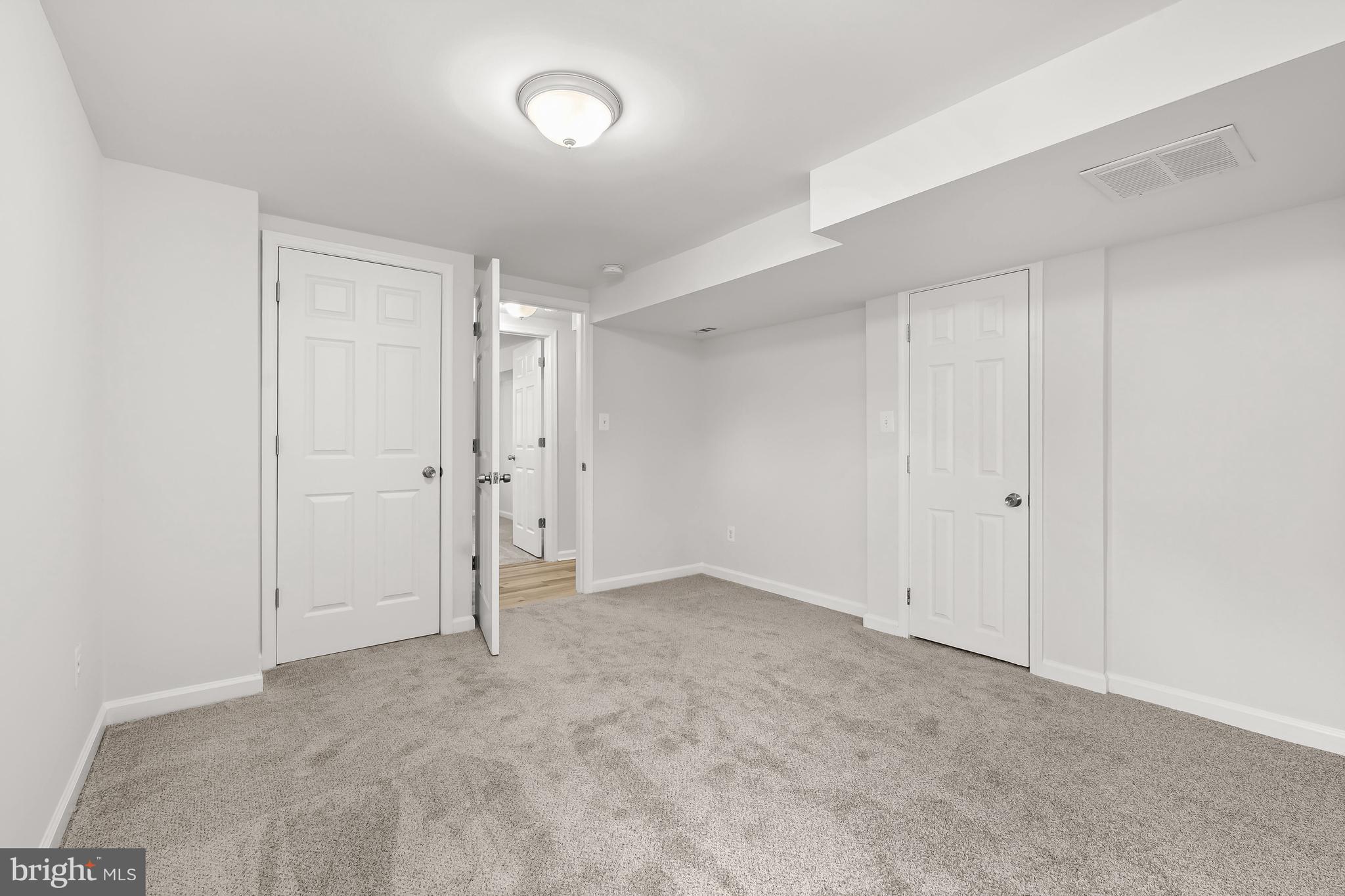 4911 Abbott DRIVE