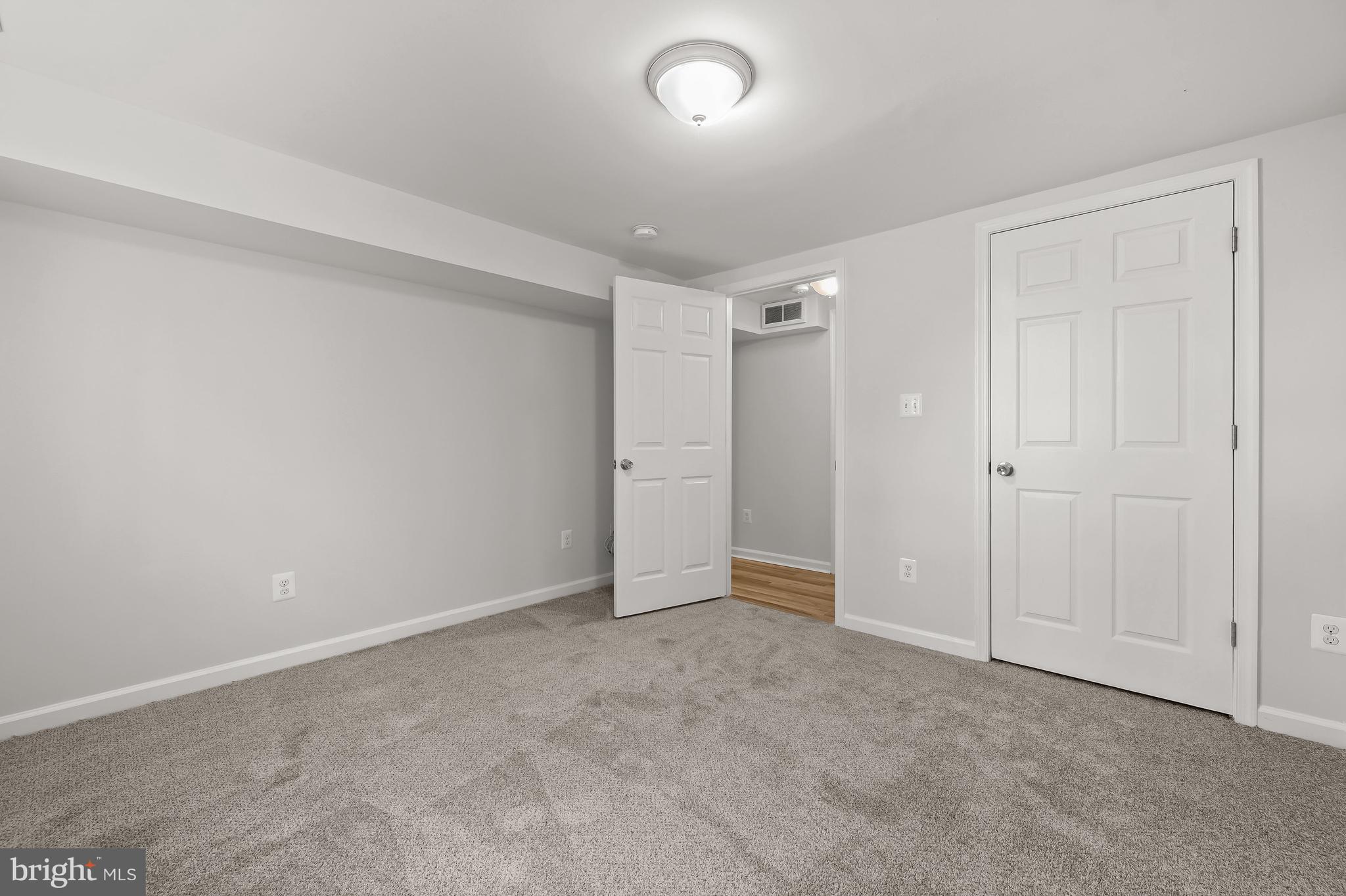 4911 Abbott DRIVE