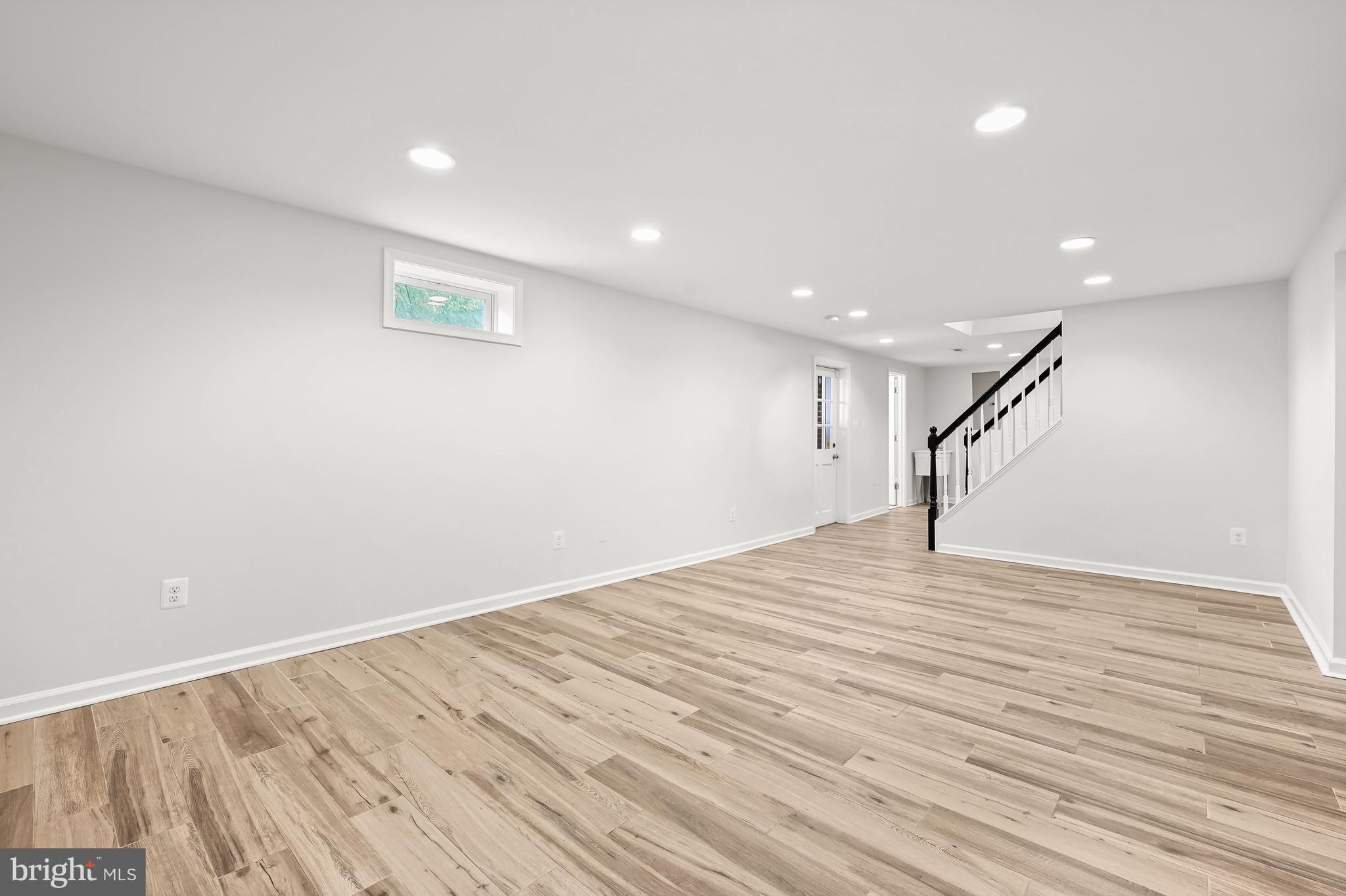 4911 Abbott DRIVE