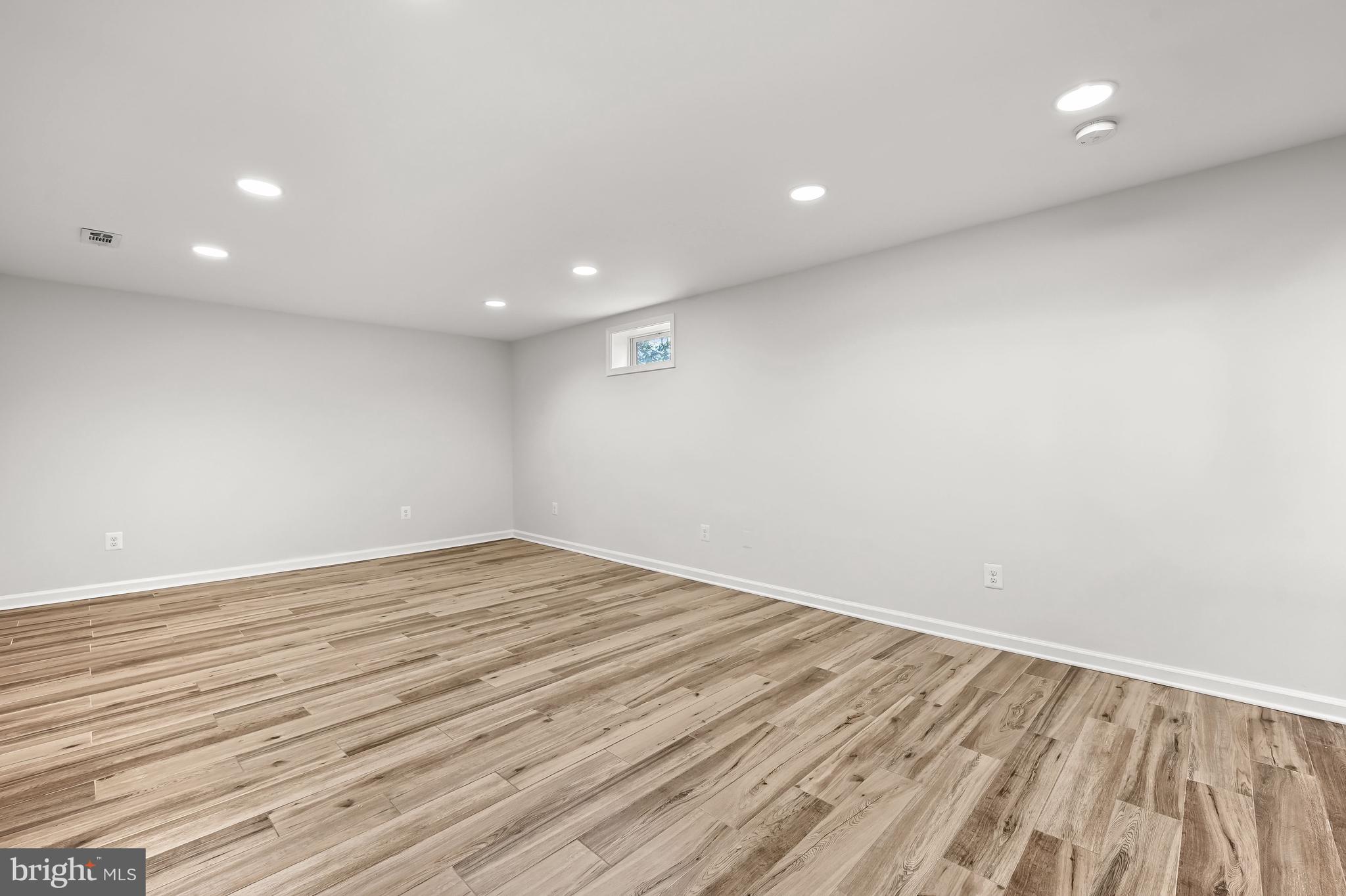 4911 Abbott DRIVE