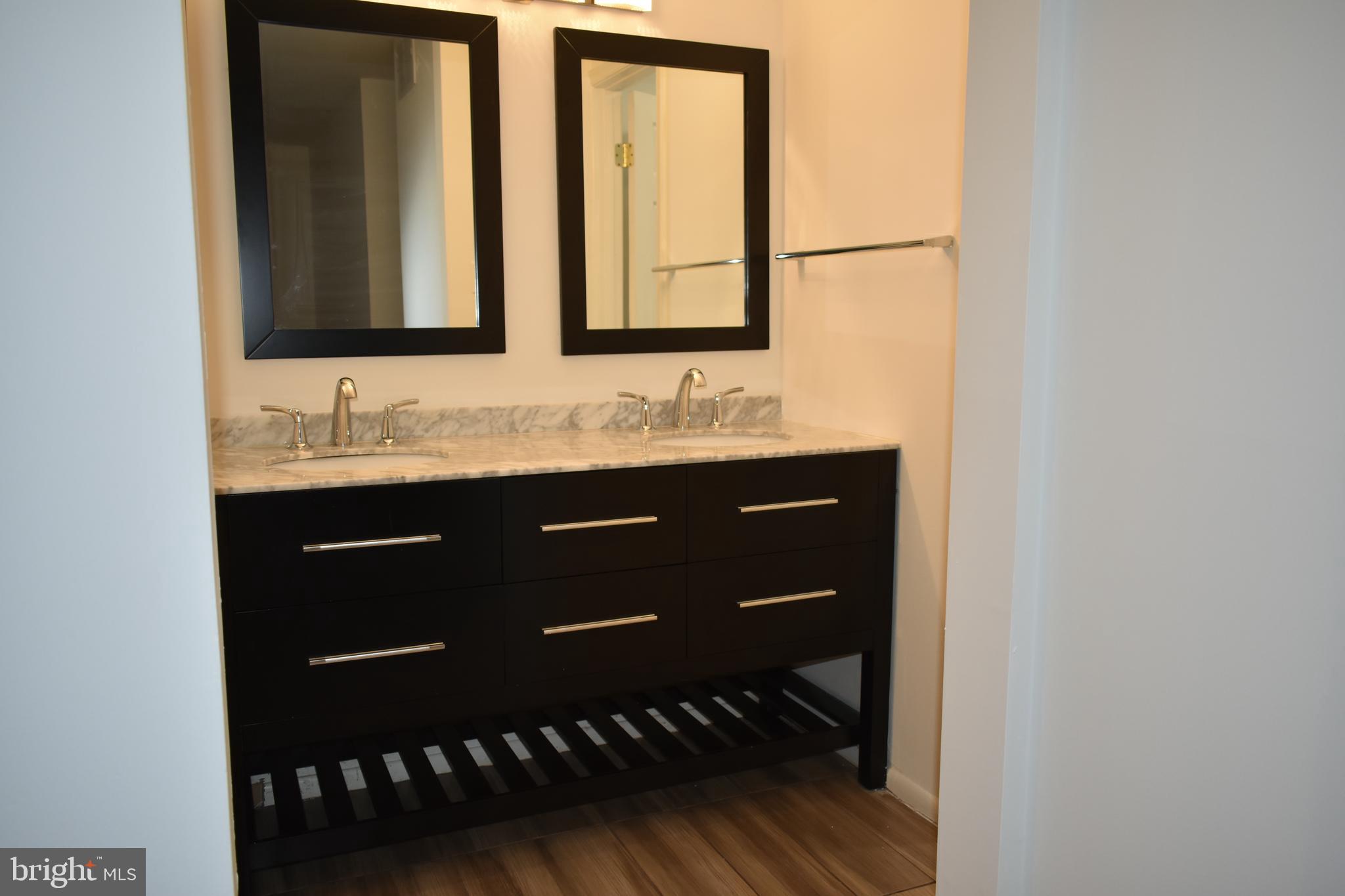 10247 Prince Place Unit: 30-201