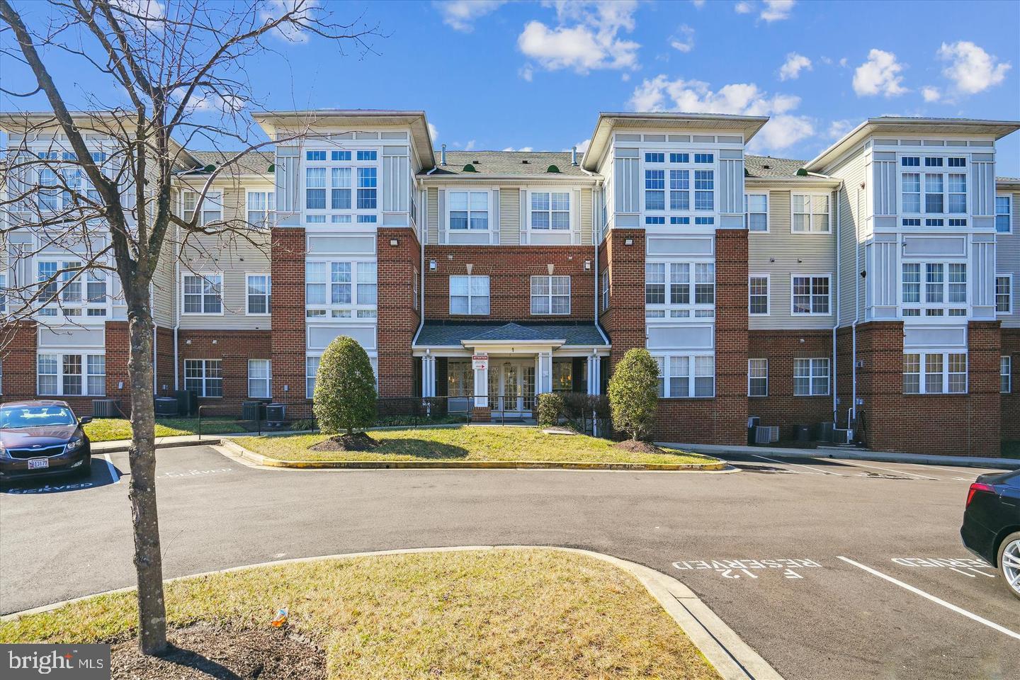 1 Cameron Grove Blvd #105